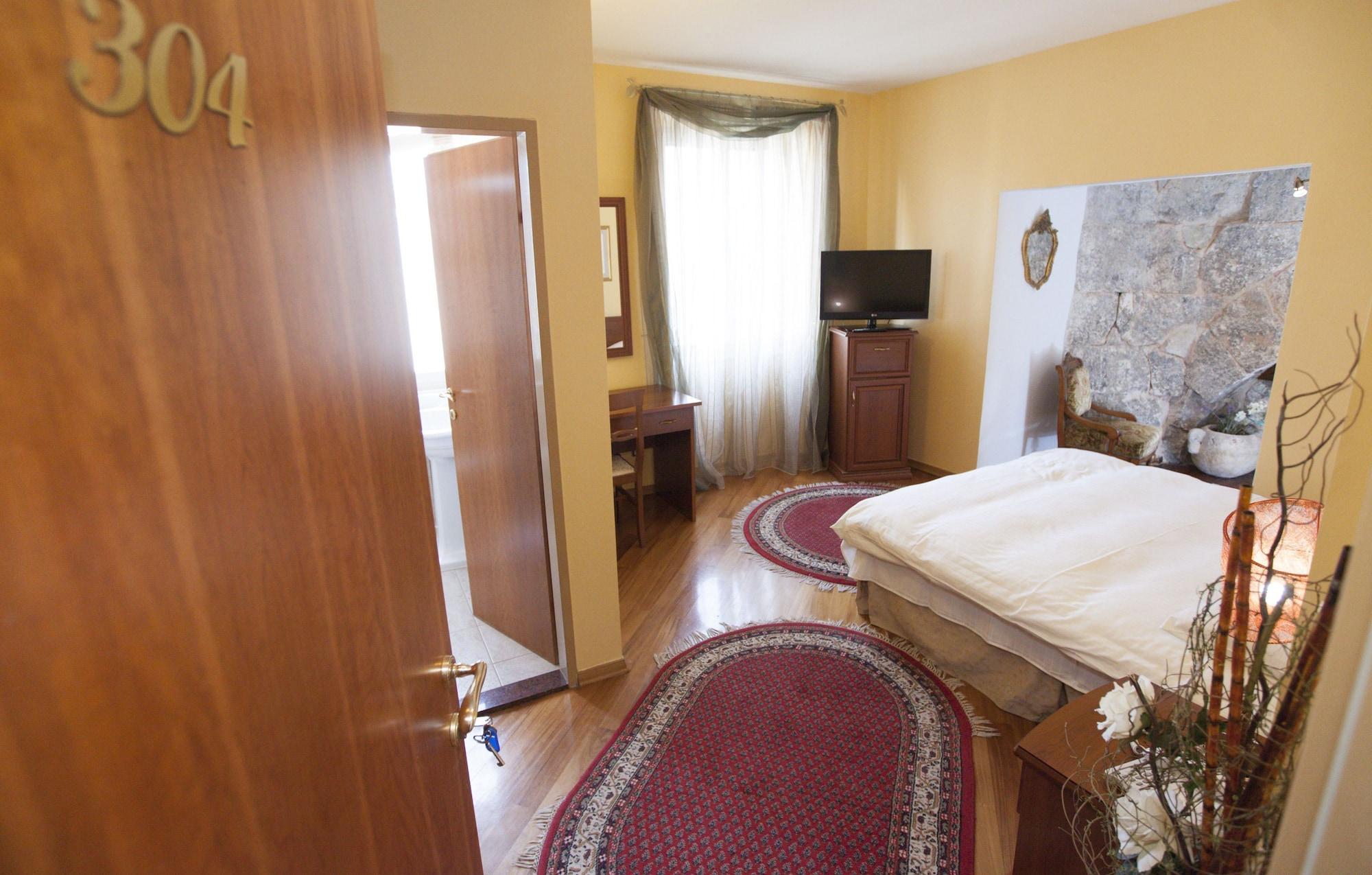 Plr Luxury Rooms Split Exterior photo